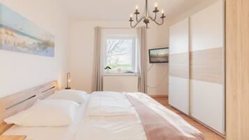 4 bedrooms, iron/ironing board, free WiFi