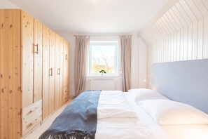 4 Schlafzimmer, Bügeleisen/Bügelbrett, kostenloses WLAN