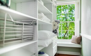 House, 3 Bedrooms | 3 bedrooms - Jasmine Place by Lucky Savannah (Savannah)