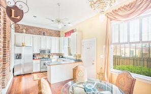 Townhome, 3 Bedrooms | Private kitchen
