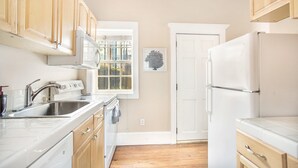 Appart'hôtel, 1 grand lit | Cuisine privée