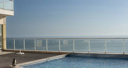 Stunning sea view apartment, great terrace and pool