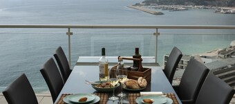 Stunning sea view apartment, great terrace and pool
