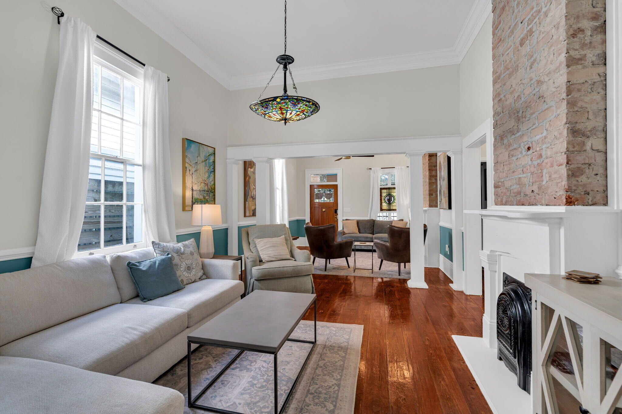 Smart TV, Netflix, Hulu, streaming services