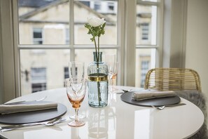 Dining - Artizan's Nest - 1 bedroomed, Skandi, apartment in Bath UK (Bath)