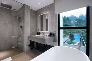 Executive Suite Mountain View | Bilik Mandi | Kelengkapan dandanan diri percuma, pengering rambut, tuala disediakan 