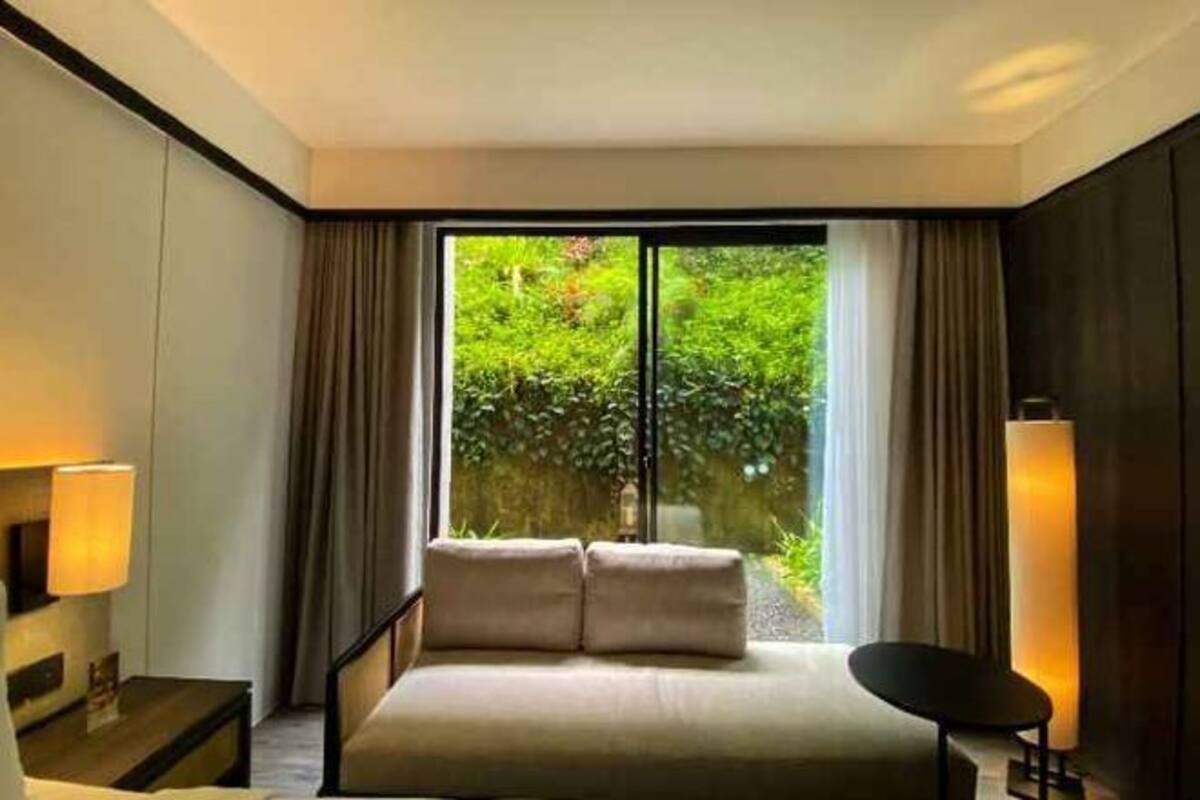 1 bedroom, premium bedding, minibar, in-room safe