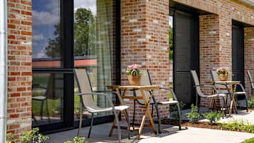 Deluxe Double or Twin Room, 1 Bedroom, Garden View | Premium bedding, down comforters, minibar, in-room safe