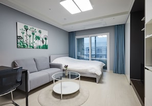Egyptian cotton sheets, premium bedding, down duvets, memory-foam beds - Yeosu Firstcity by Sota Hotel (Yeosu)