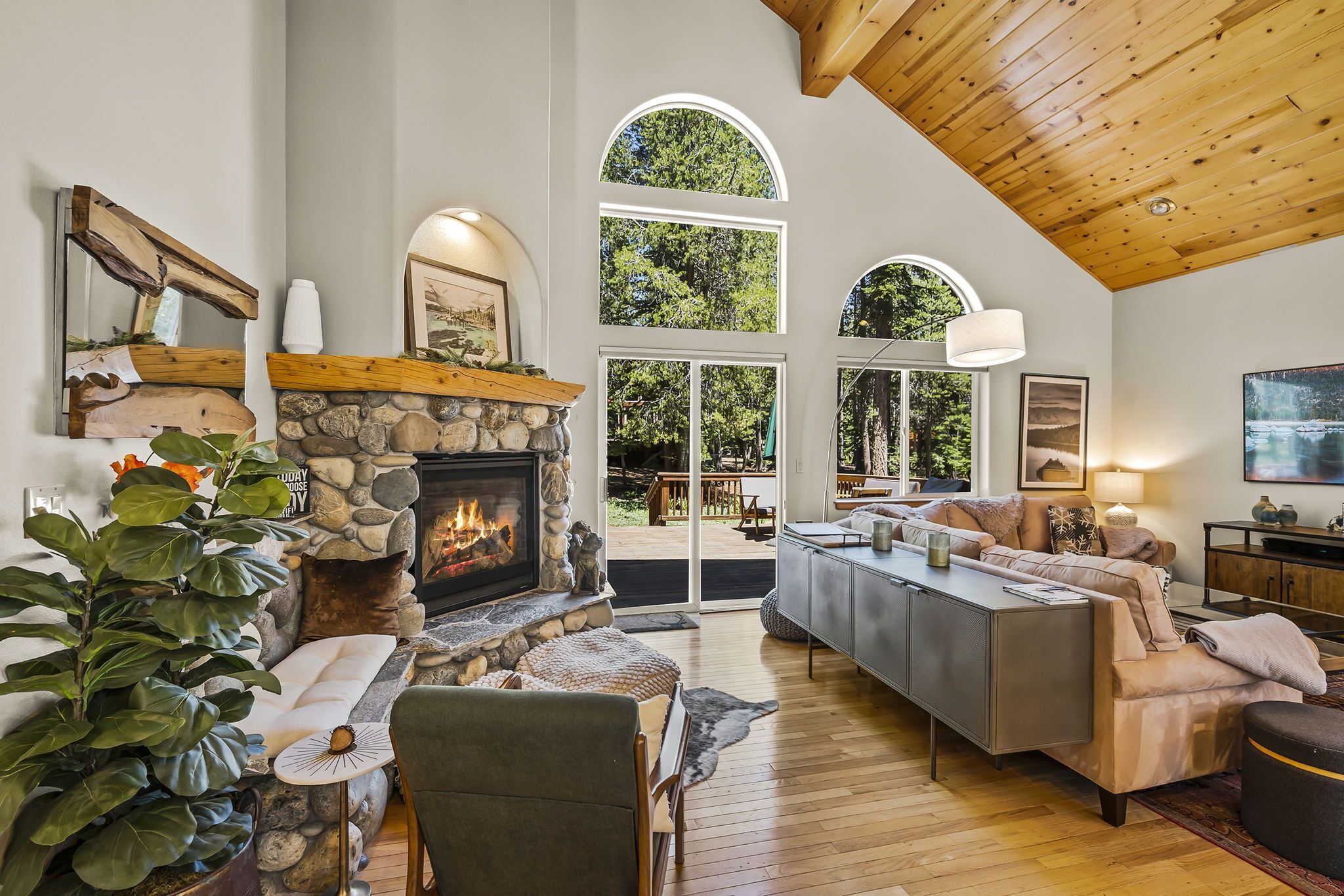 Sun Valley Lodge with private Hot Tub!