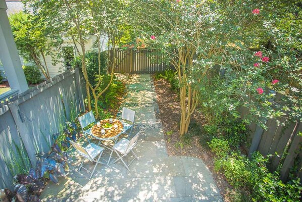 House, 2 Bedrooms | Property grounds