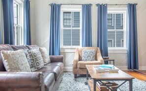 House, 2 Bedrooms | Living room