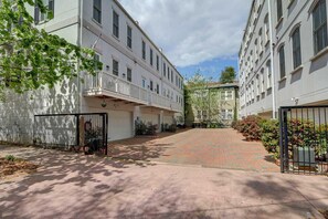 Townhome, 3 Bedrooms | Exterior - Howard Grande Main and Garden by Lucky Savannah (Savannah)