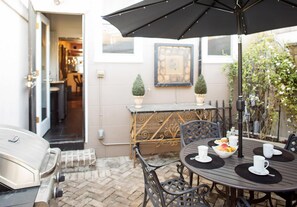 House, 2 Bedrooms | Balcony