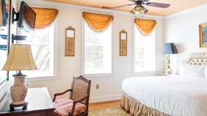 2 bedrooms - The Whippet House by Lucky Savannah (Savannah)