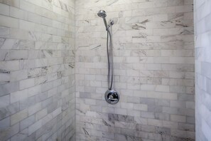 Stadtwohnung, 3 Schlafzimmer | Badezimmer | Handtücher