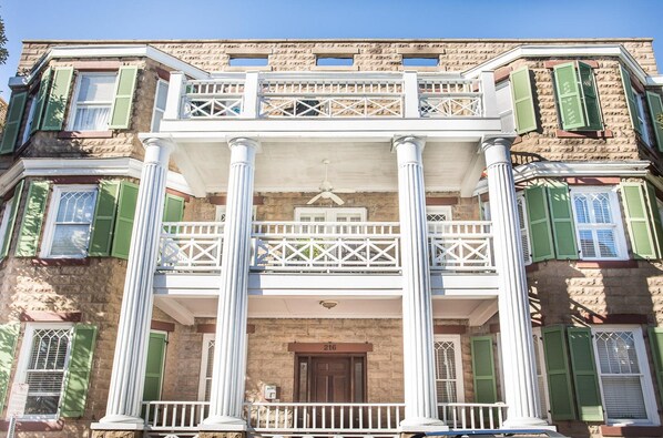 Exterior - Stateview Place by Lucky Savannah (Savannah)