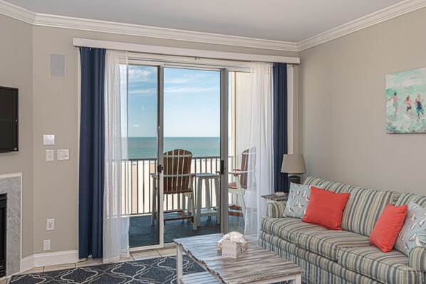 Televisión, chimenea y reproductor de DVD 