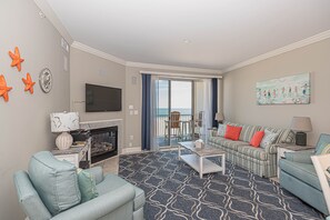 Televisión, chimenea y reproductor de DVD 