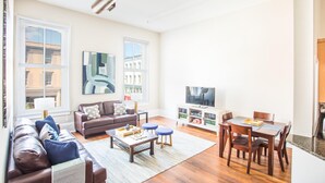 Apartment, 2 Schlafzimmer | Wohnzimmer