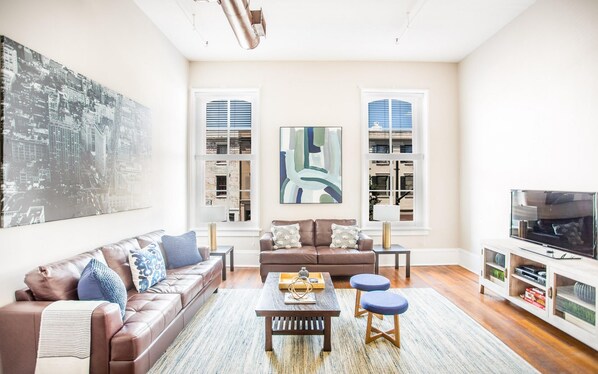 Condo, 2 Bedrooms | Living room