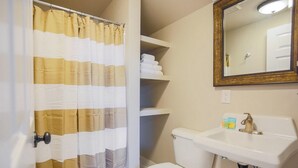 Appartement, 1 slaapkamer | Badkamer | Handdoeken