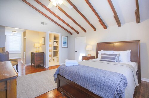 Robin's Nest by Lucky Savannah