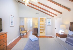 Condo, 1 Bedroom | 1 bedroom - Robin's Nest by Lucky Savannah (Savannah)