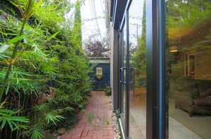 숙박 시설 구내