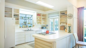House, 4 Bedrooms | Private kitchen - Cohen House Main by Lucky Savannah (Savannah)