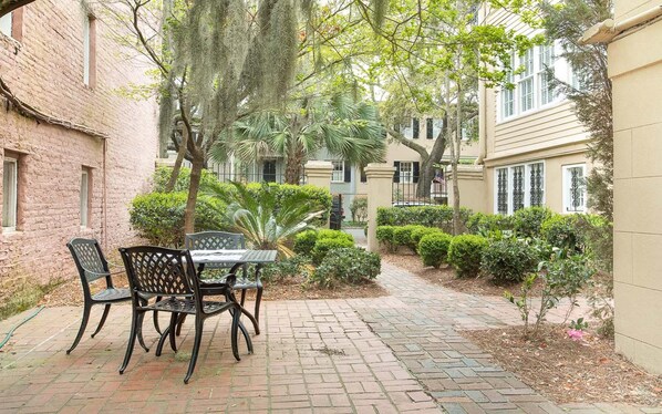 Condo, 1 Bedroom | Property grounds