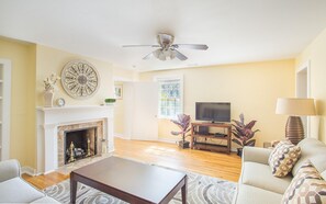 Condo, 1 Bedroom | Living room