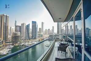 Balcony - MRNE - Spacious furnished apartment (Dubai)