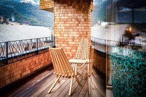 In-room safe, individually decorated, free WiFi, bed sheets - HAUSEREI Design & Kräuterhotel - ADULTS ONLY (Steeg)