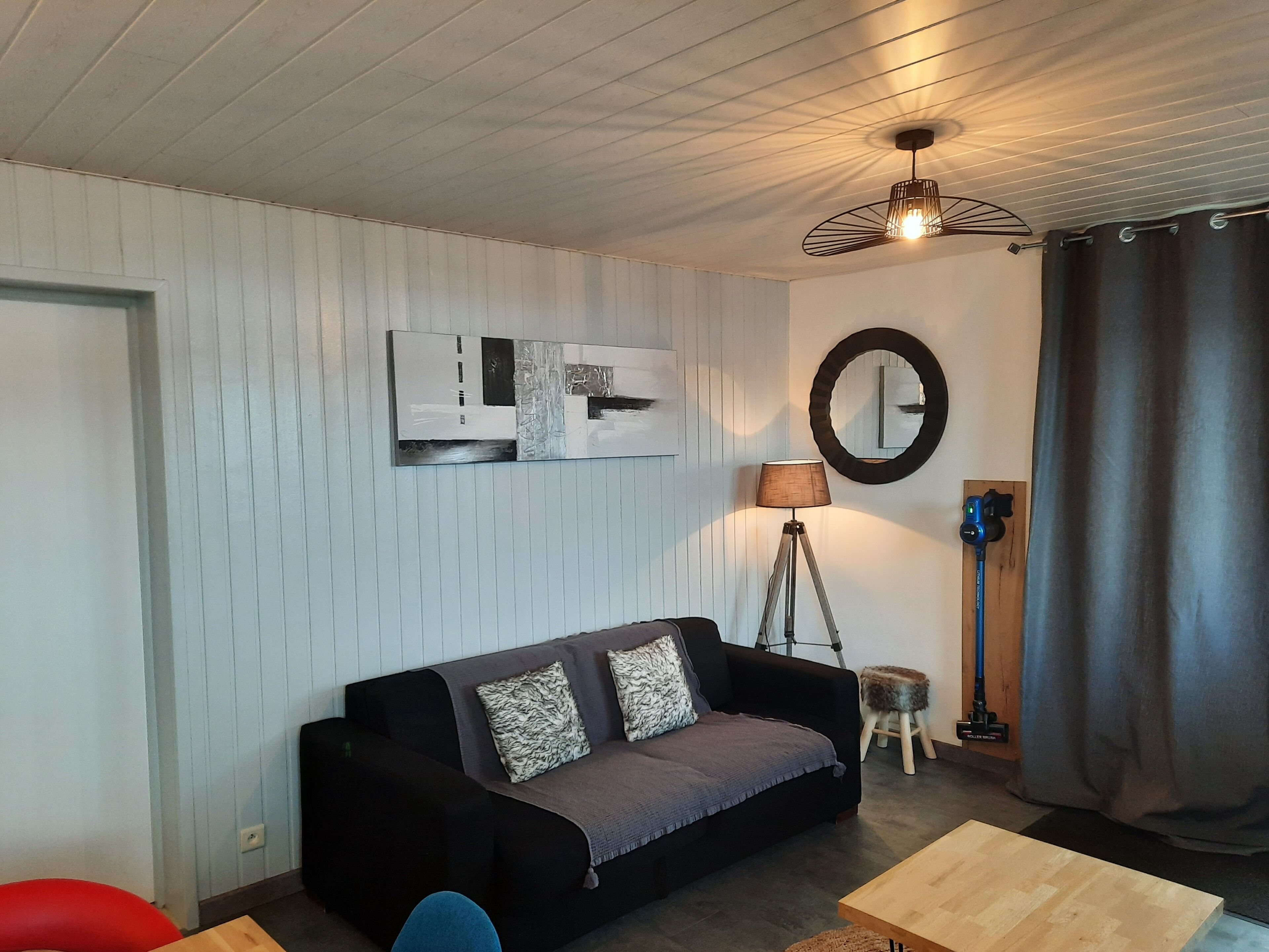 Stunning apartment by the lake