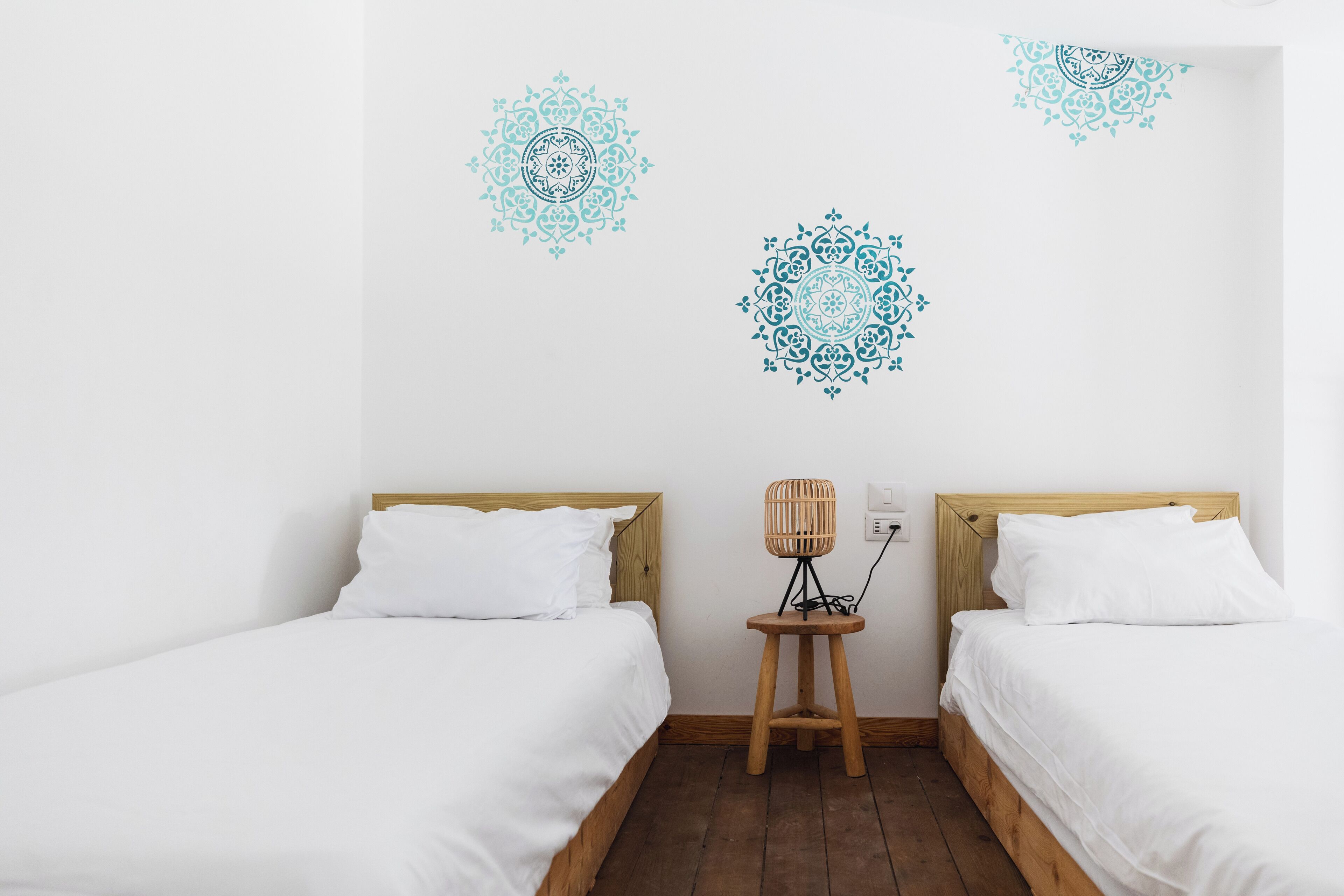 Deluxe Gallery Room | Free WiFi, bed sheets