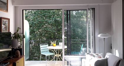 5 pers. 3 rooms 70 m2 in luxury building, 1 mn from RER and Vincennes woods
