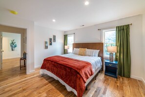 2 habitaciones, tabla de planchar con plancha, wifi y ropa de cama 