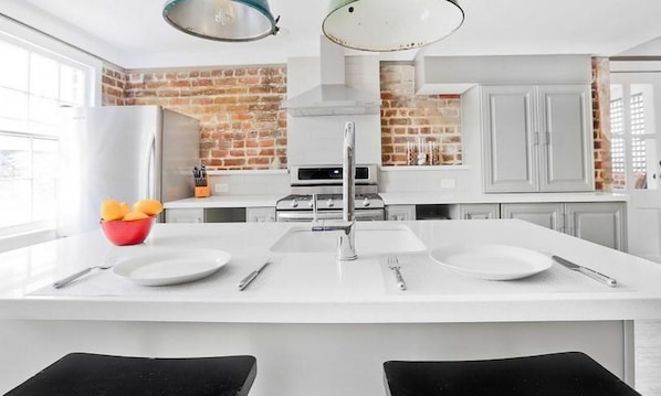 Condo, 1 Bedroom | Private kitchen