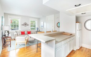 House, 1 Bedroom | Private kitchen - Colonial Condo by Lucky Savannah (Savannah)