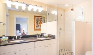 Stadtwohnung, 3 Schlafzimmer | Badezimmer | Handtücher