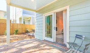 Townhome, 3 Bedrooms | Balcony - 511 East Congress Street by Lucky Savannah (Savannah)