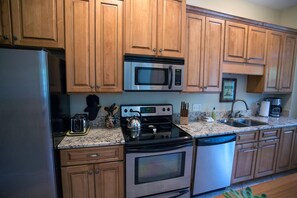 Townhome, 2 Bedrooms | Private kitchen - Getaway on Gordon by Lucky Savannah (Savannah)