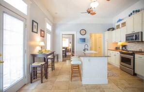House, 3 Bedrooms | Private kitchen - Oakview Manor by Lucky Savannah (Savannah)