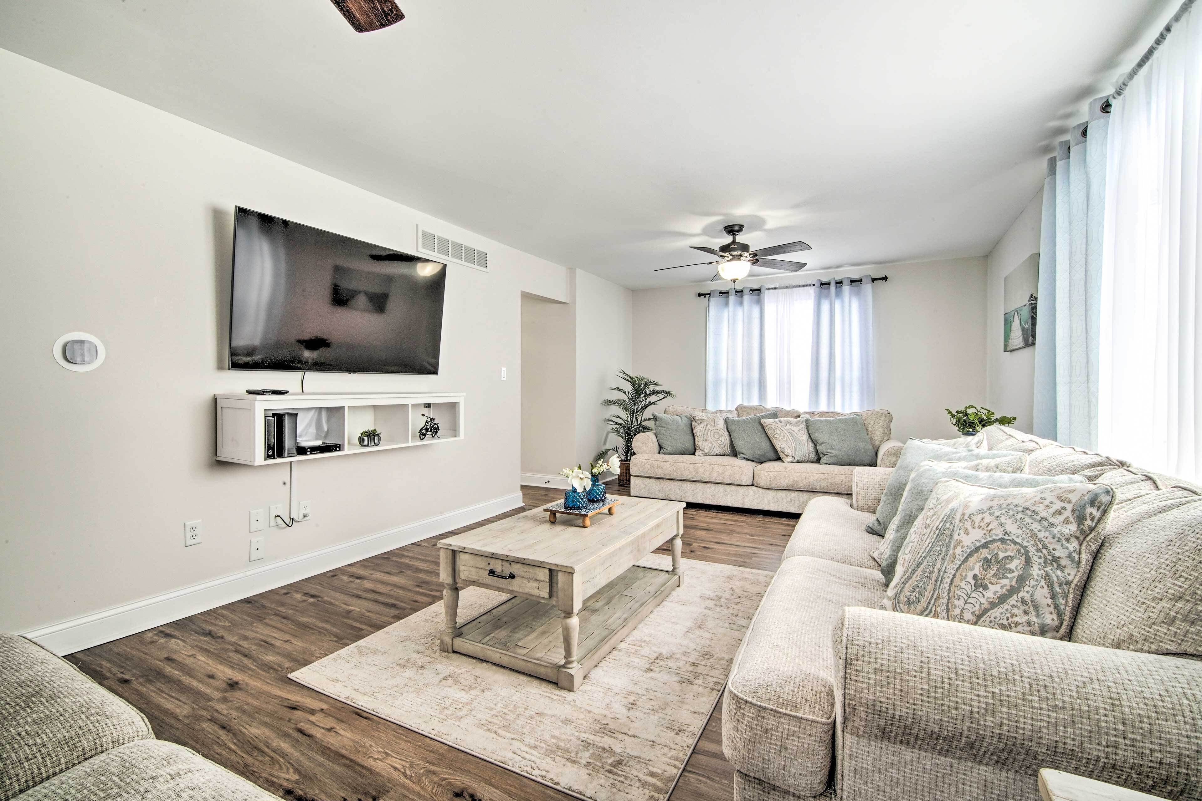 Lake Geneva Home with Grill < 2 Miles to Beach!