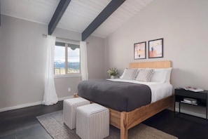 Room - Lake Tahoe Villa (Carnelian Bay)