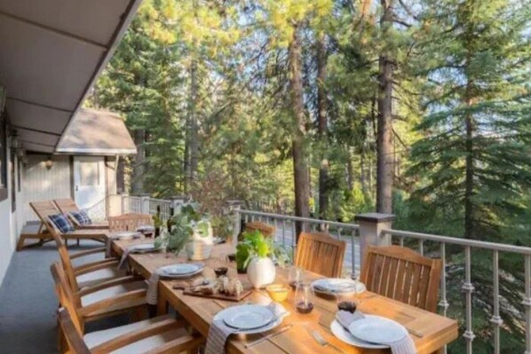 Restaurant - Lakeshore Villa (Incline Village)