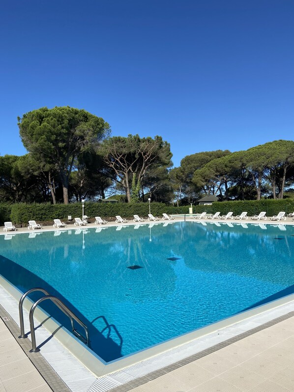 Piscine extérieure, piscine chauffée
