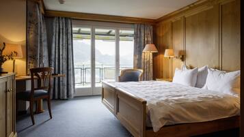 Doppelzimmer-Deluxe | Hypo-allergenic bedding, in-room safe, desk, laptop workspace