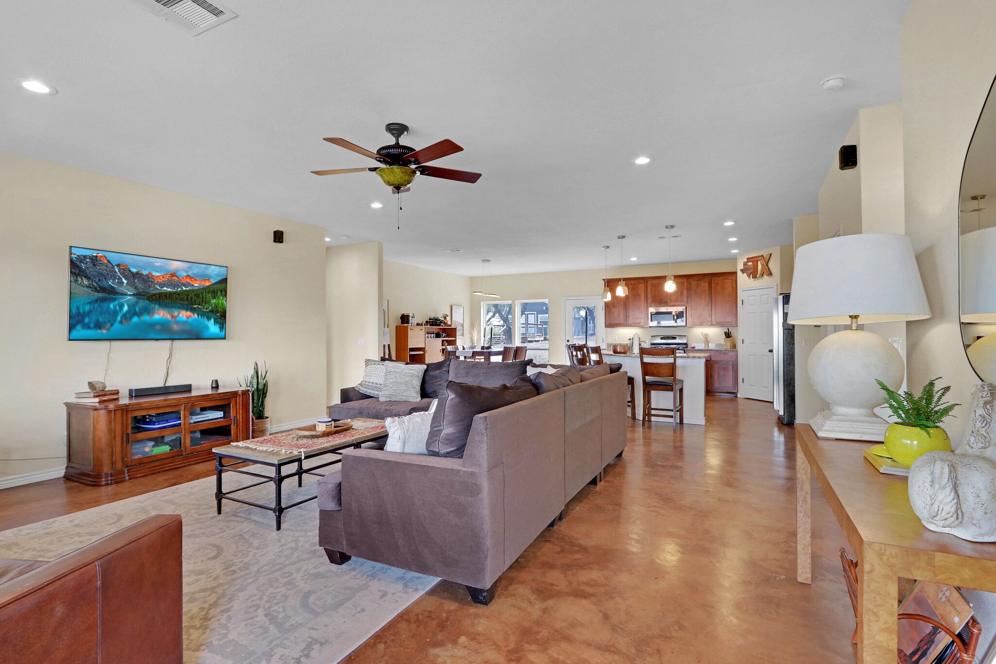 Stanton Valley | Family Friendly Retreat with Hot Tub